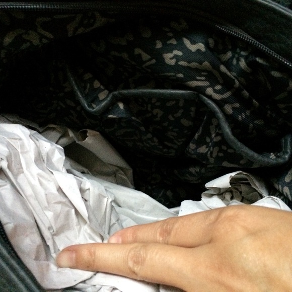 Jessica Simpson gray handbag - Picture 7 of 8